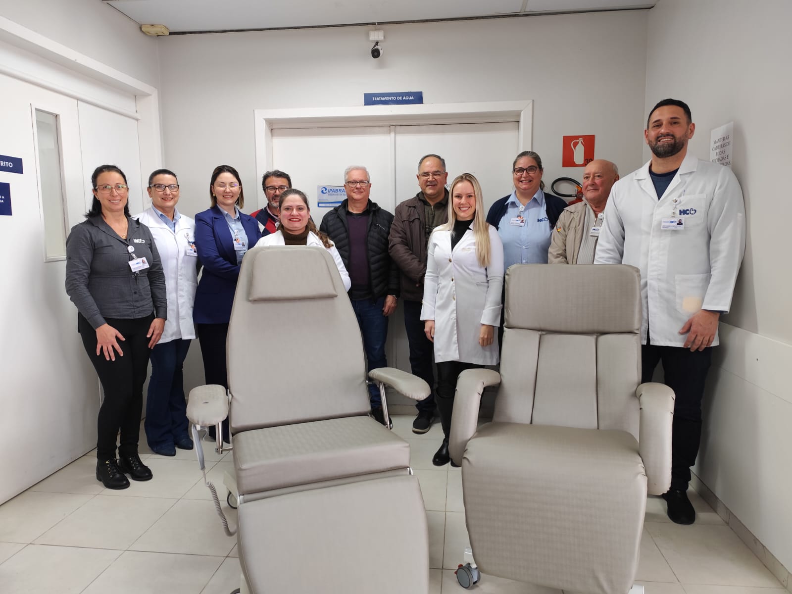 Serviço de Nefrologia do HCB recebe 43 novas poltronas por meio de emendas parlamentares.