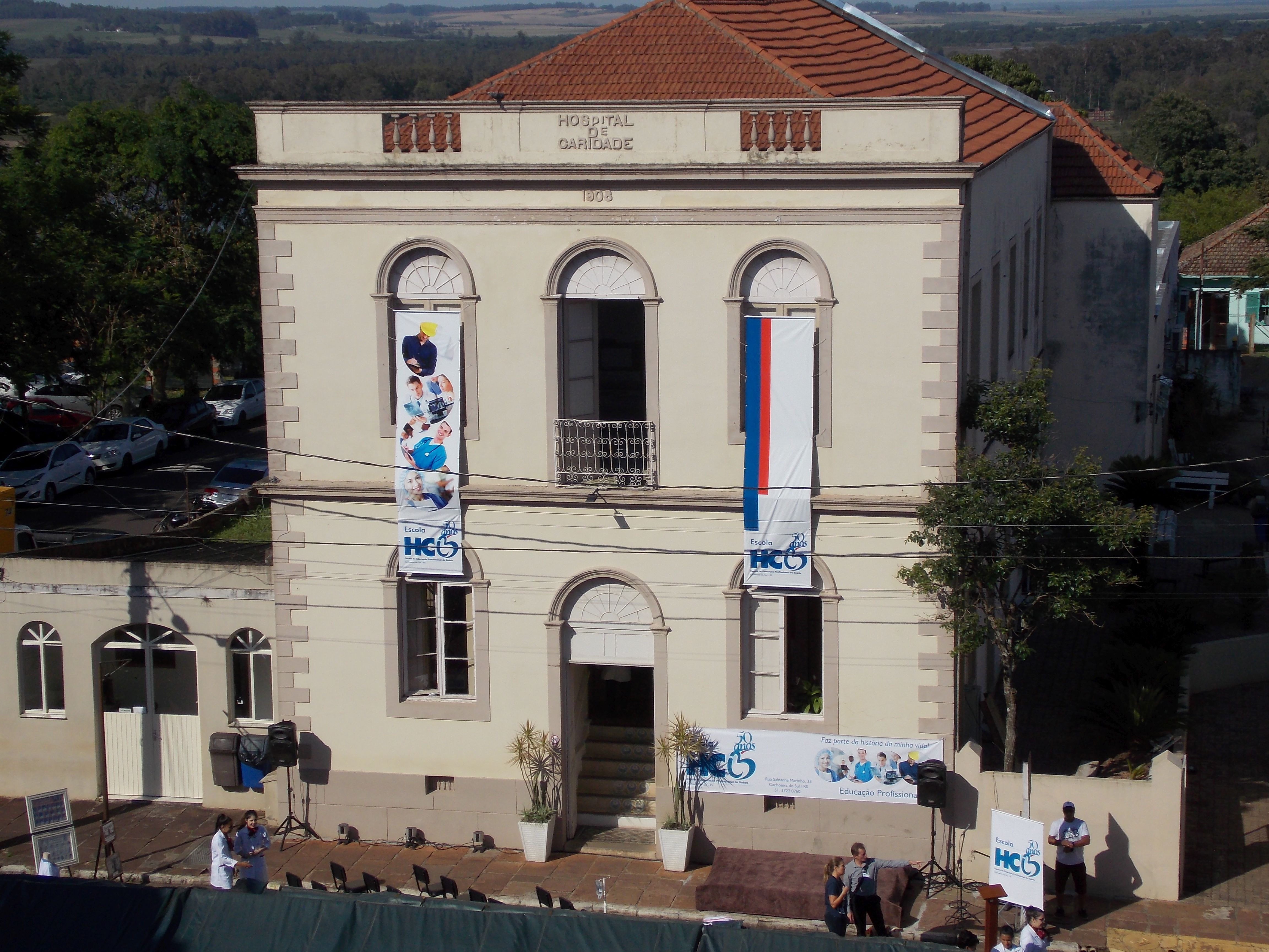 Escola HCB completa 50 anos.